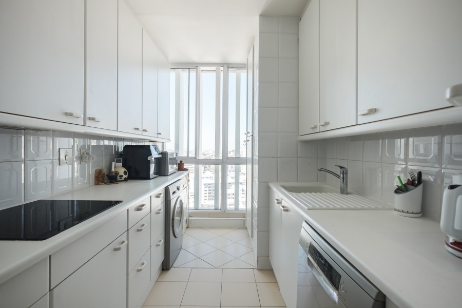 To Let 2 Bedroom Property for Rent in Sea Point Western Cape